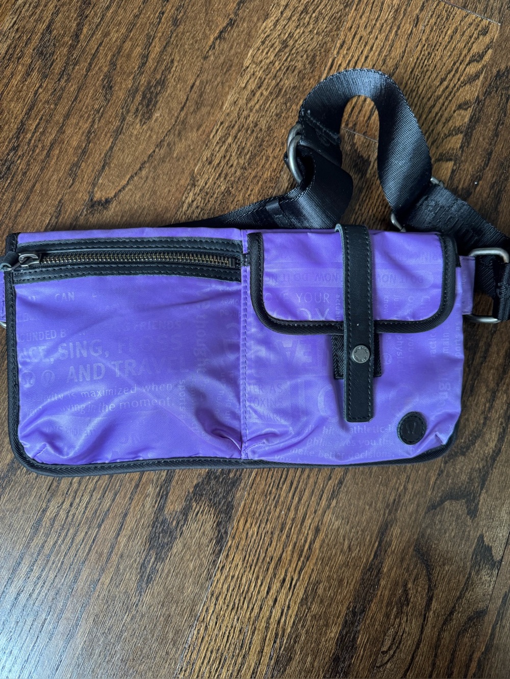 Lululemon travel pooch pouch